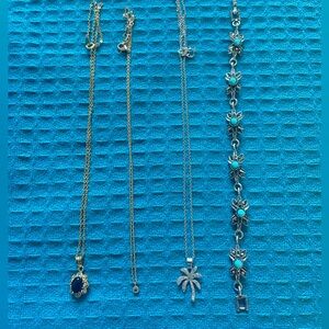 Elegant Gold and Silver Jewelry Set /2 for 15$